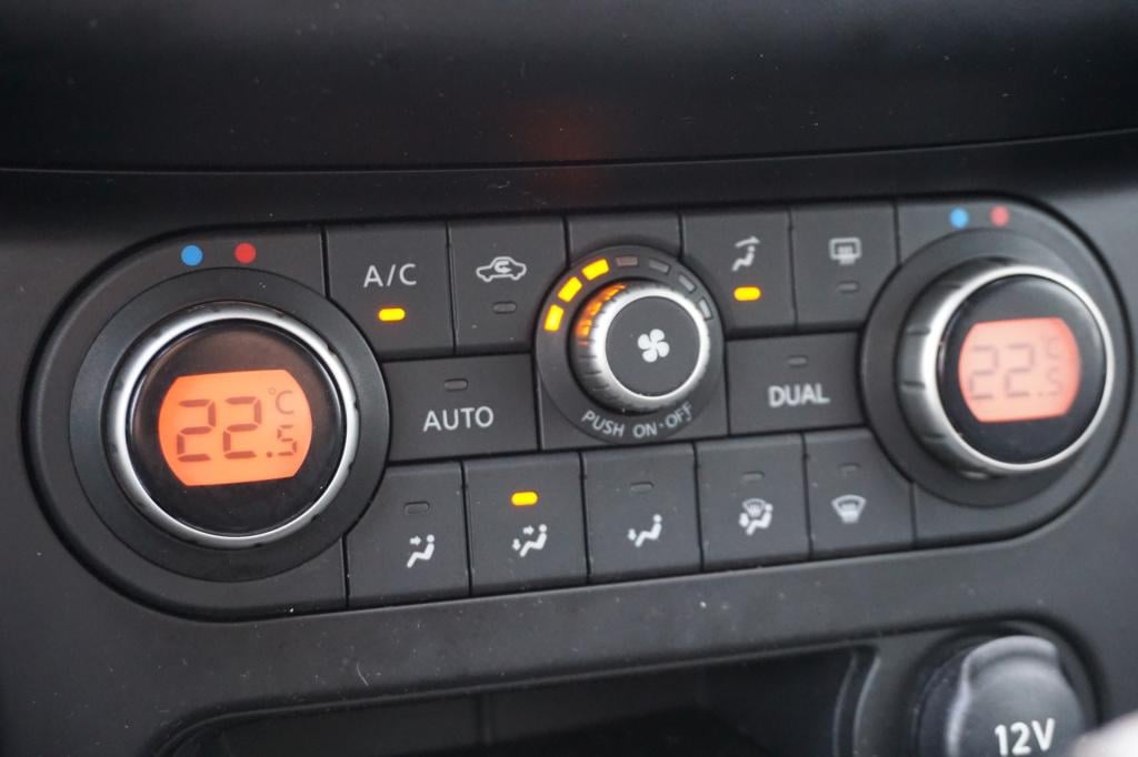 Nissan Qashqai 1.6 connect edition climate / navi / cruise / camera / pano 