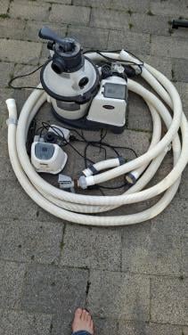 Zwembadpomp en zoutwater installatie