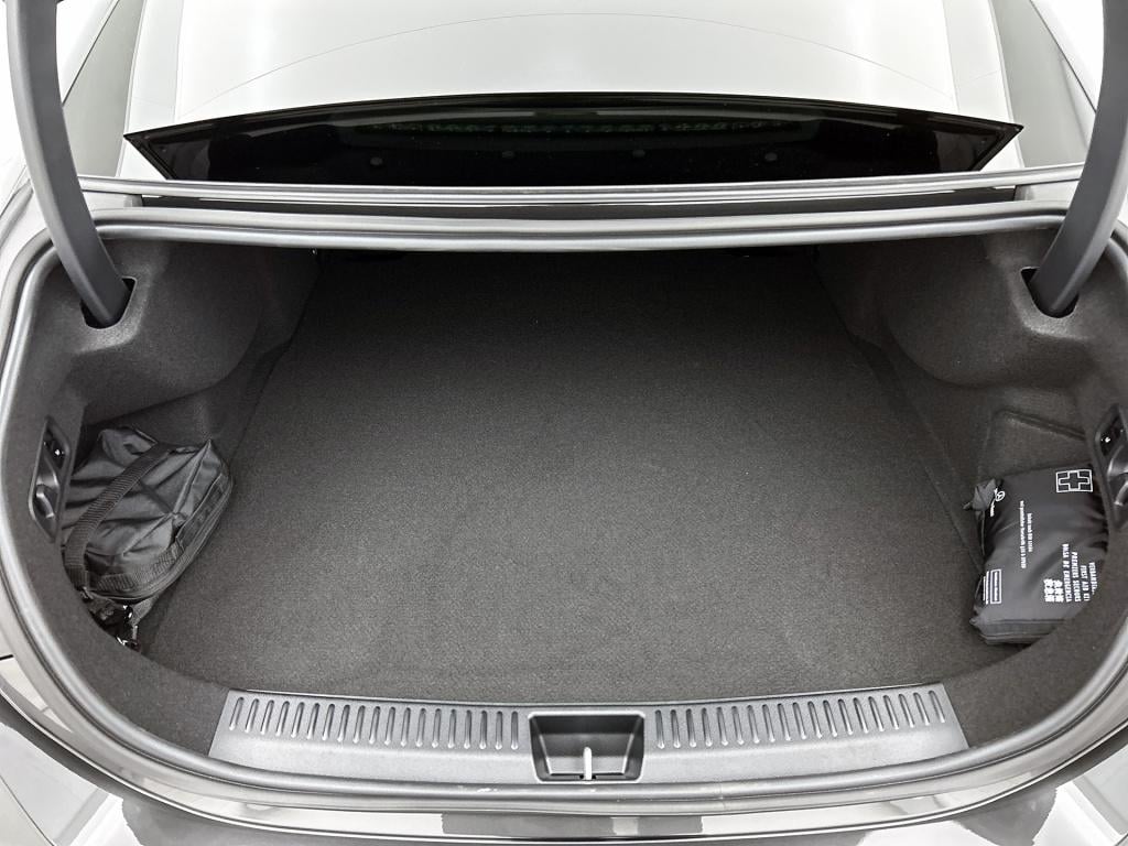 Mercedes-Benz E-Klasse 300 e sport edition | premium plus | trekhaak | nigh