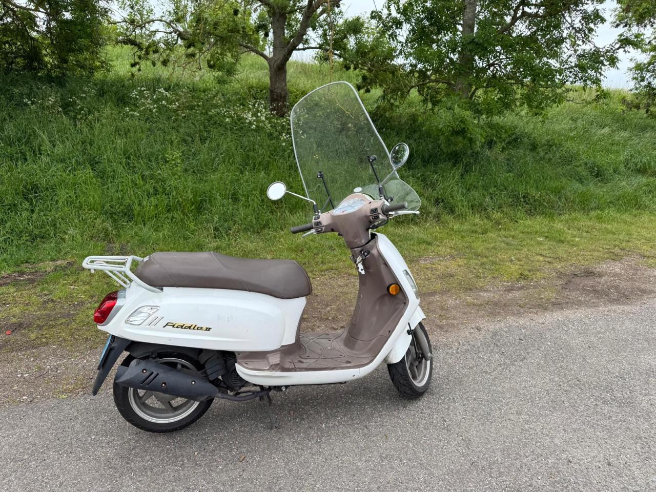 SYM Fiddle II snorscooter 25 km/u — nette staat — elektrische start