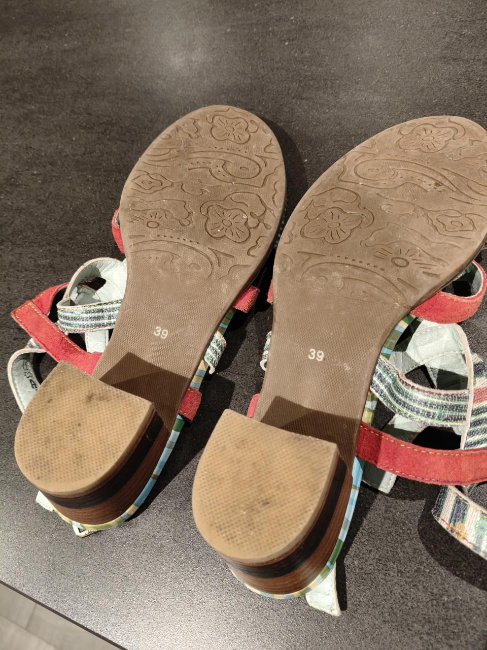 Sandalen merk Laura Vita maat 39
