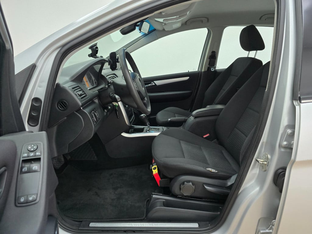Mercedes-Benz B-Klasse 200 occasion automaat luxe uitvoering en hoge instap