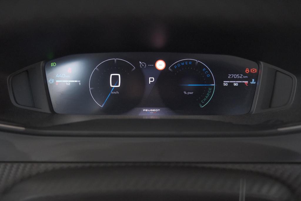 Peugeot 2008 1.2 hybrid 145 allure | apple carplay | climate control | park