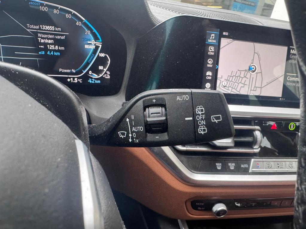 BMW 3-serie touring 330e high executive