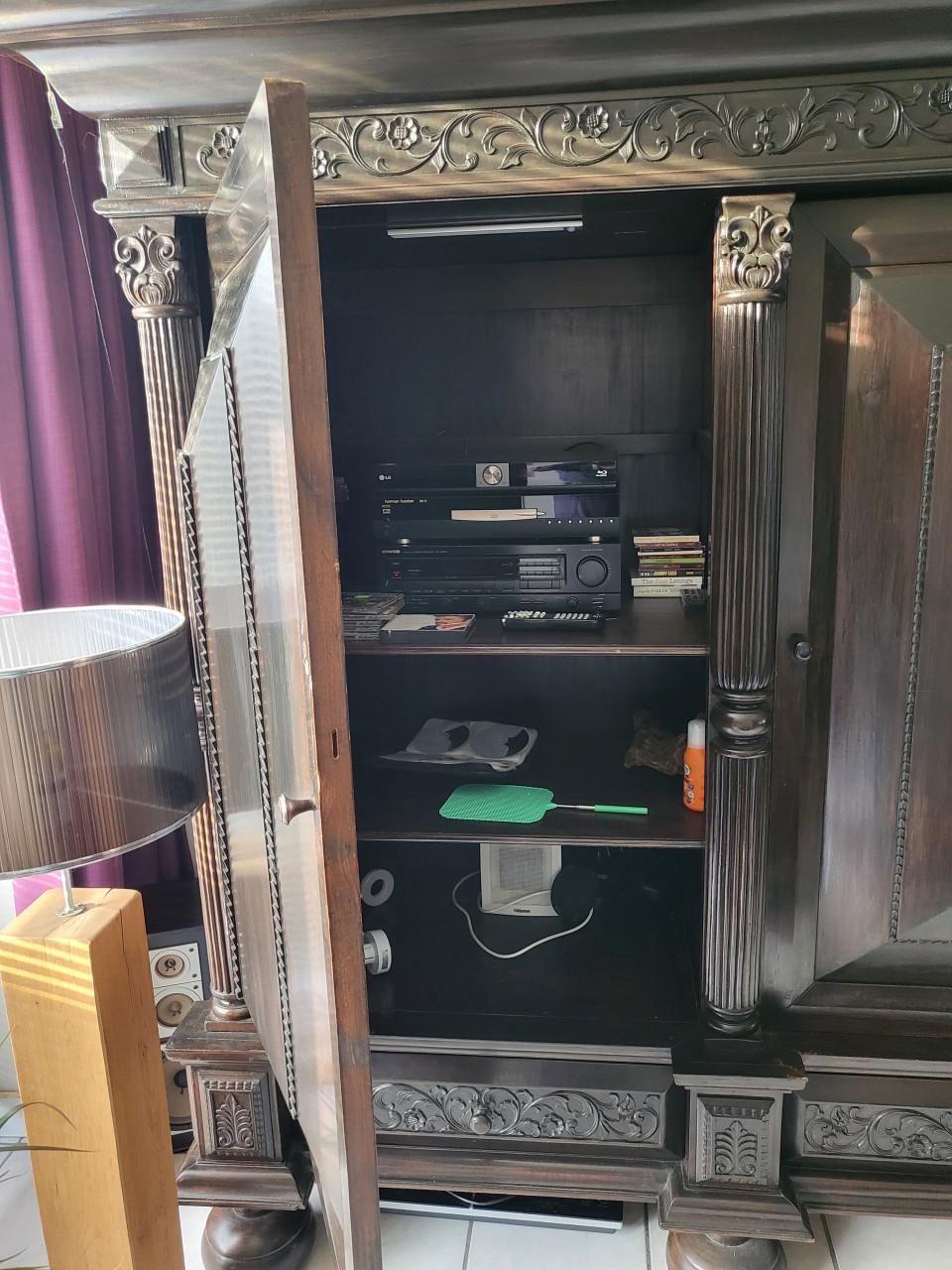 Te koop  Franse Linnenkast