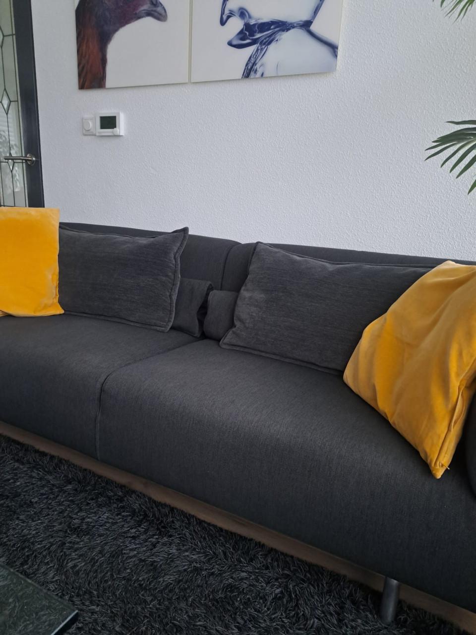 Cassina bank, stof antraciet