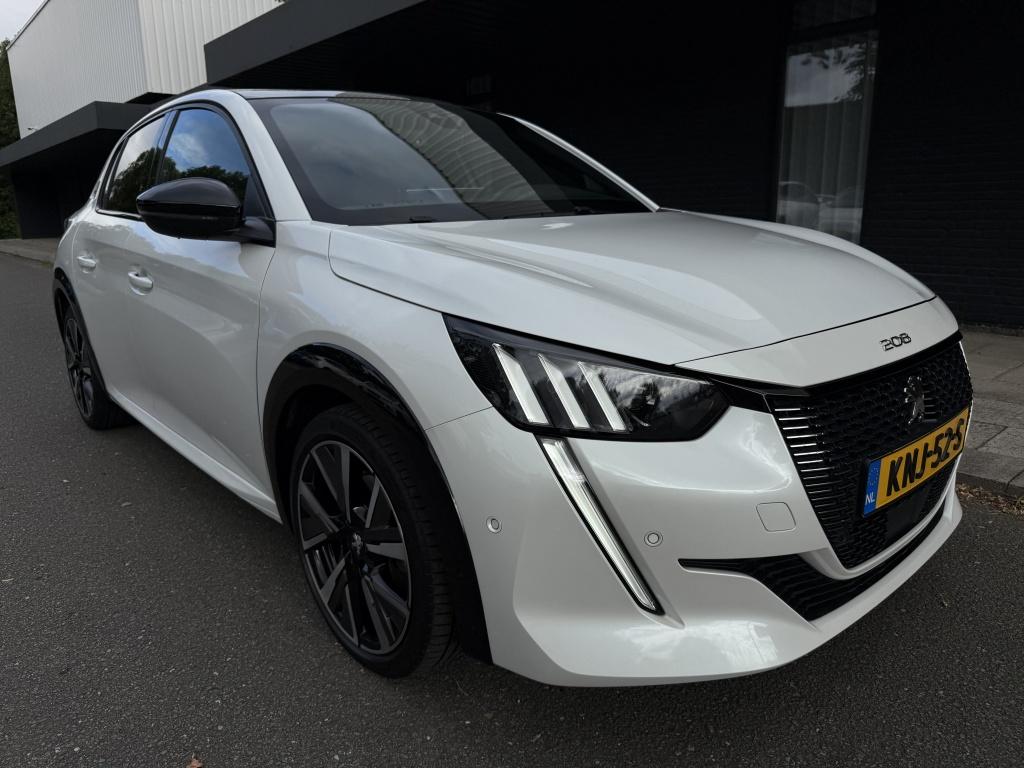 Peugeot 208 1.2 puretech gt pack - parelmoer - leer - pano -