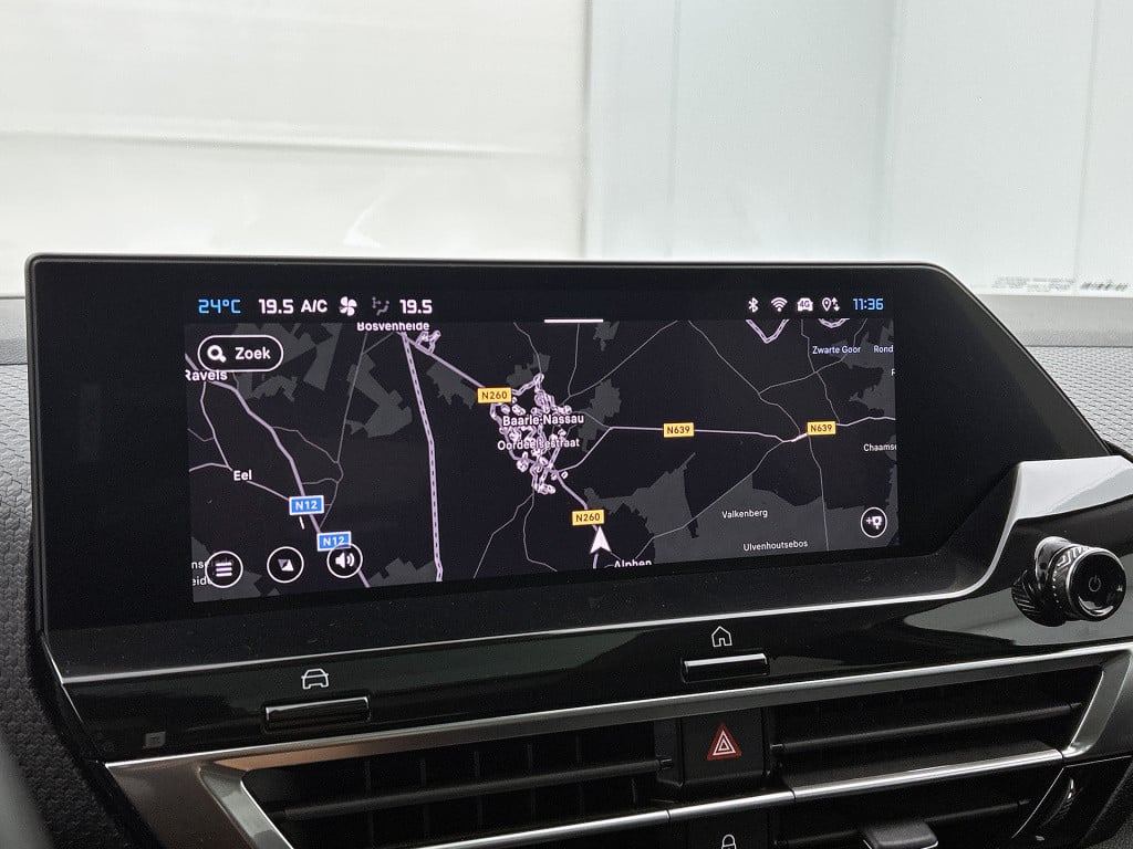 Citroen C4 130pk shine | rijklaar | panorama dak | head-up display | navi |
