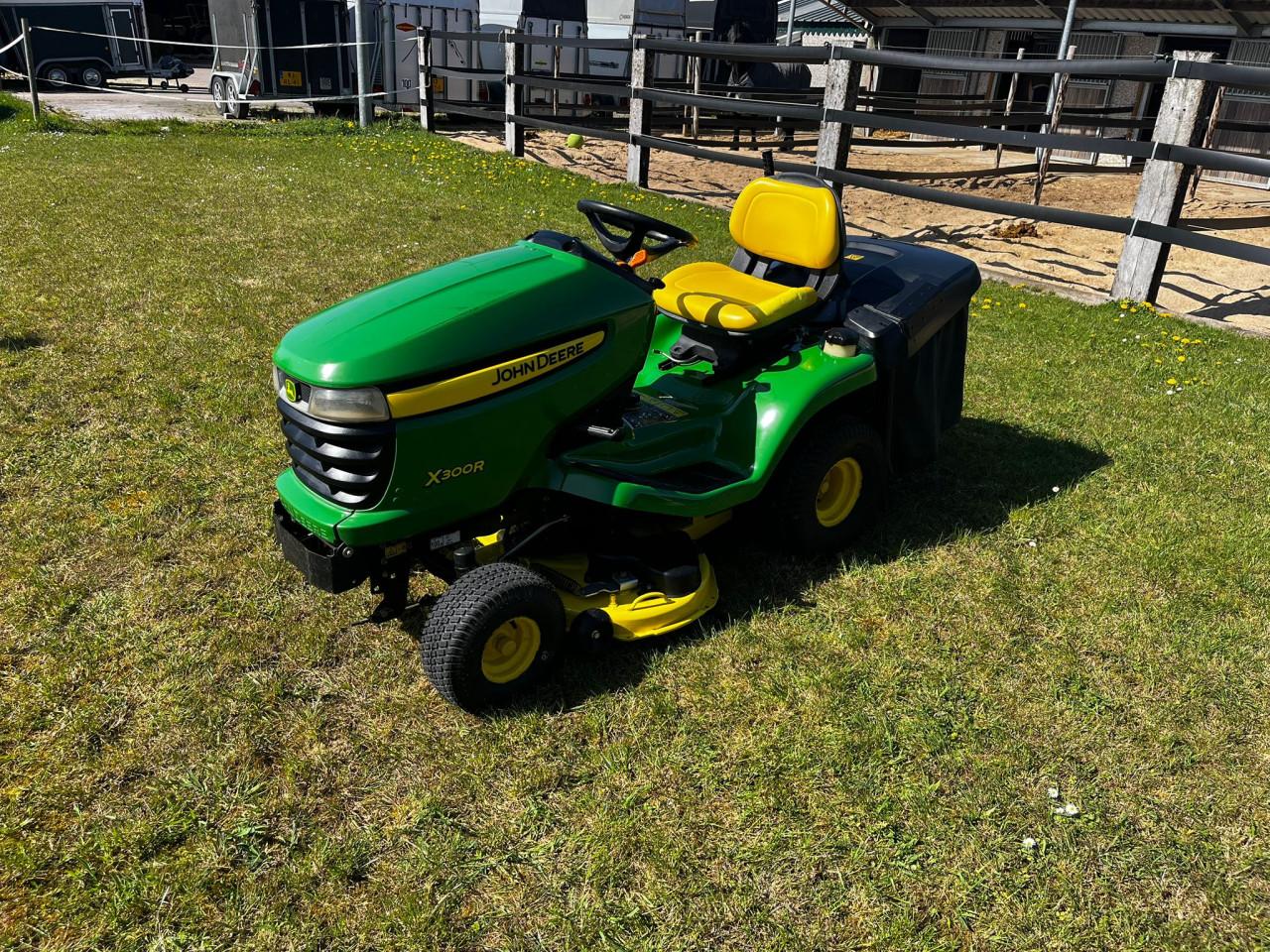 John Deere X300R