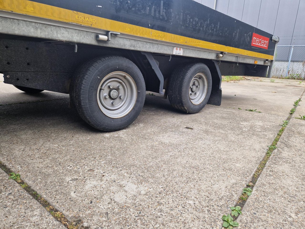 Eduard Plateau aanhangwagen (410x200cm), laag/13 inch, tandemasser, 2700kg