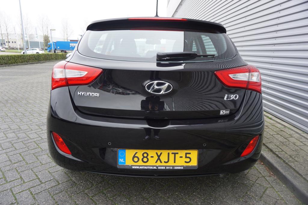 Hyundai I 30 1.6 gdi i-vision automaat / climate / navi / cruise controle /