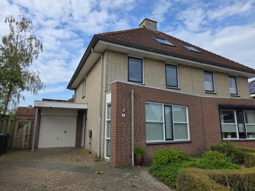 Burg. C Koertstraat 5 Wolphaatsdijk