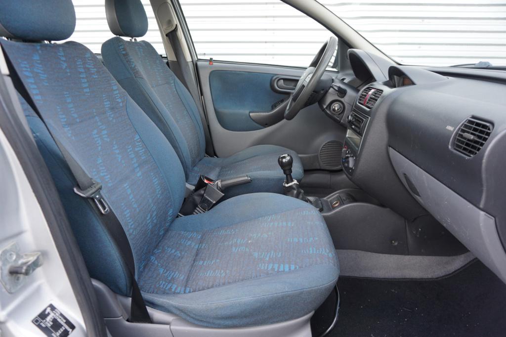 Opel Corsa 1.4-16v comfort elektr. ramen / trekhaak / apk t/m 18-03-2027