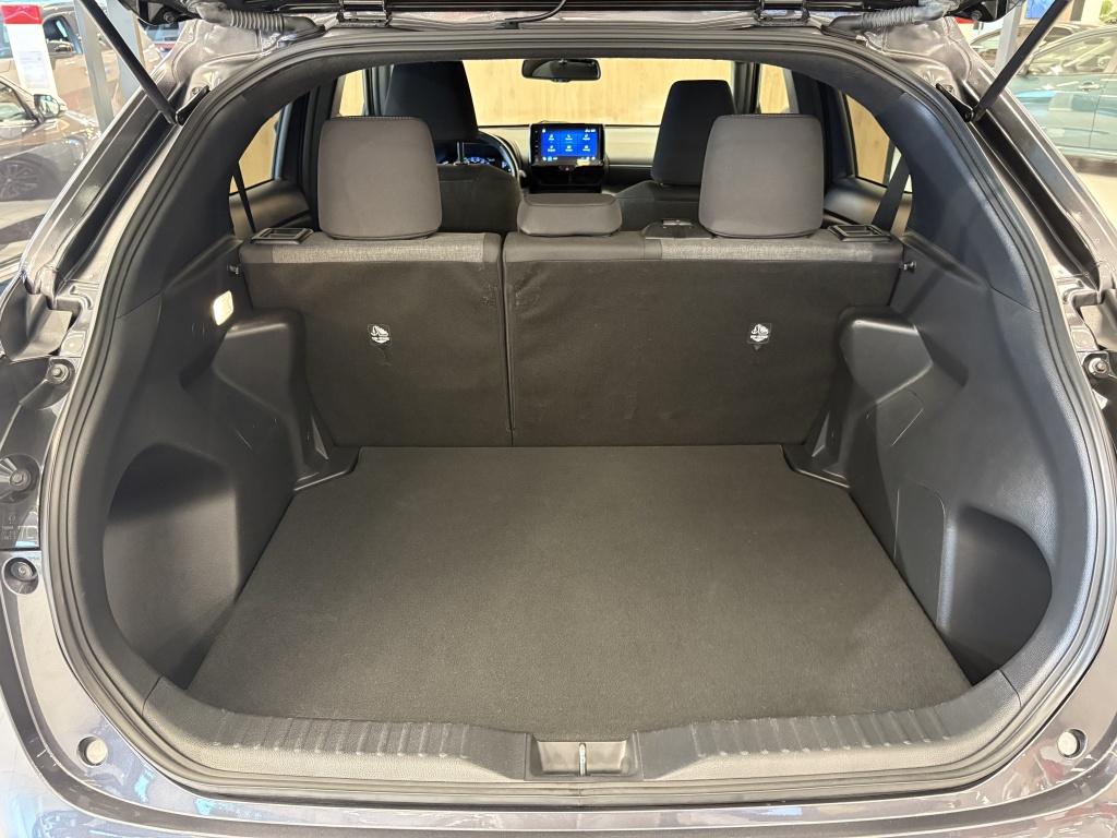 Toyota Yaris Cross 1.5 hybrid dynamic | stoel en stuurverwarming | bsm | te