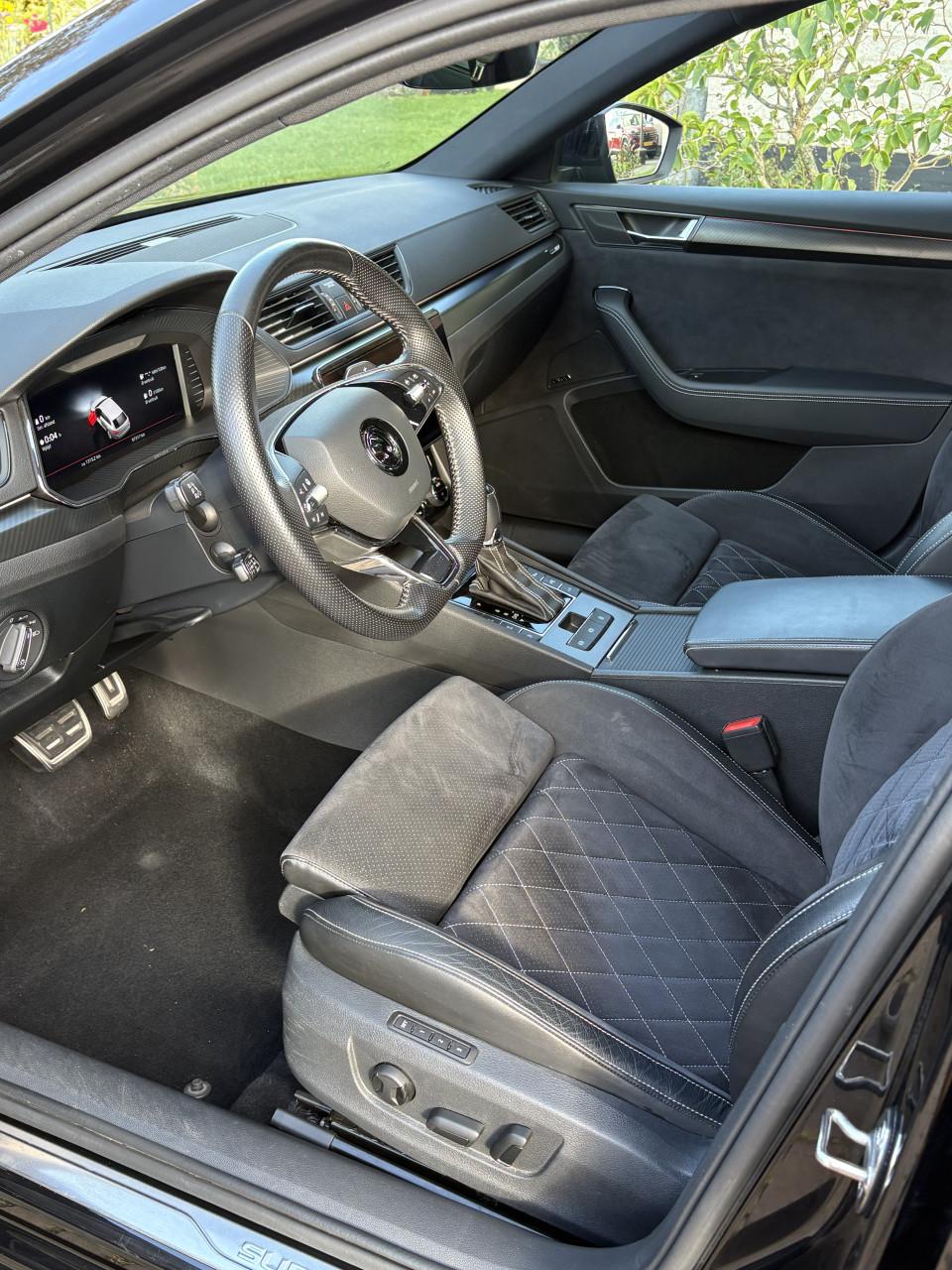 Skoda Superb IV Sportline Vol optie met winterset