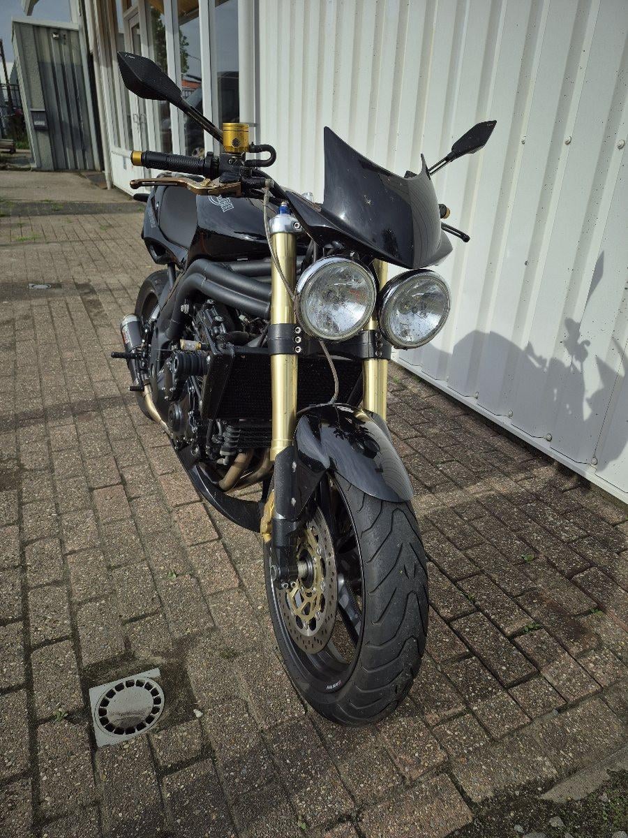 Triumph Speed Triple 1050 uit 2007, stoere naked bike
