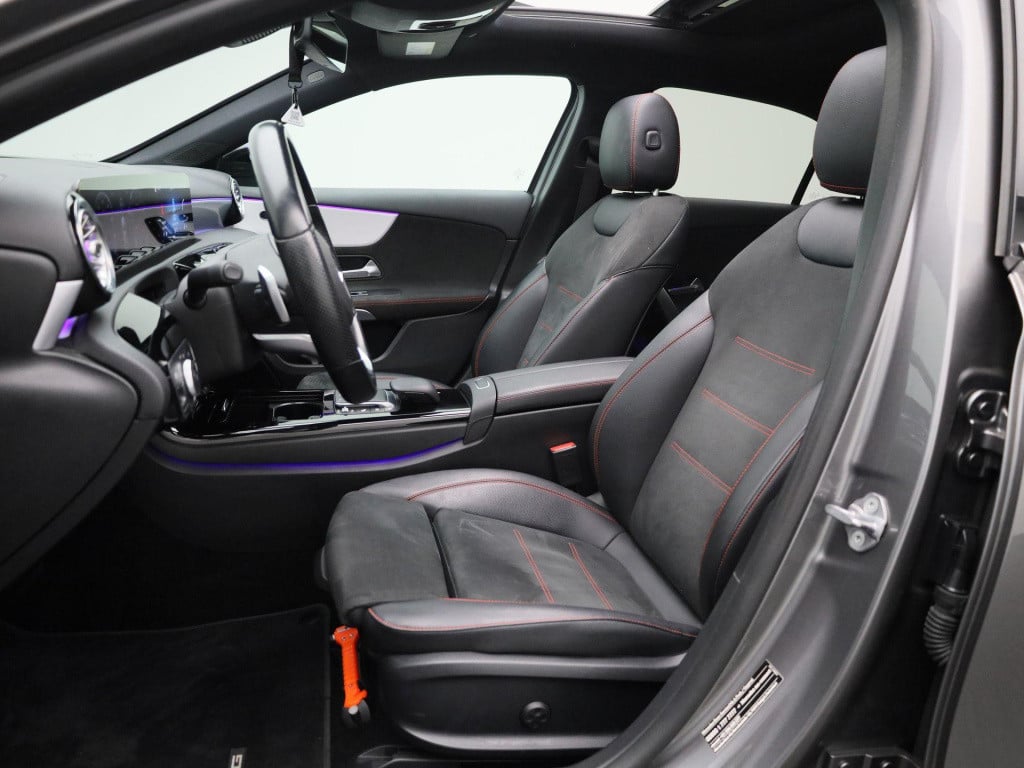 Mercedes-Benz A-Klasse 180 business solution amg | automaat | lmv | panoram