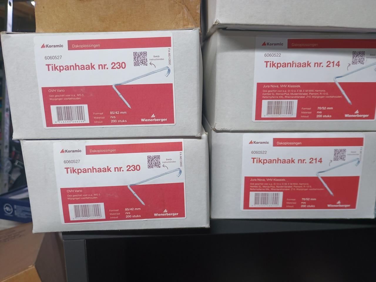 Verschillende soorten dakpan haken