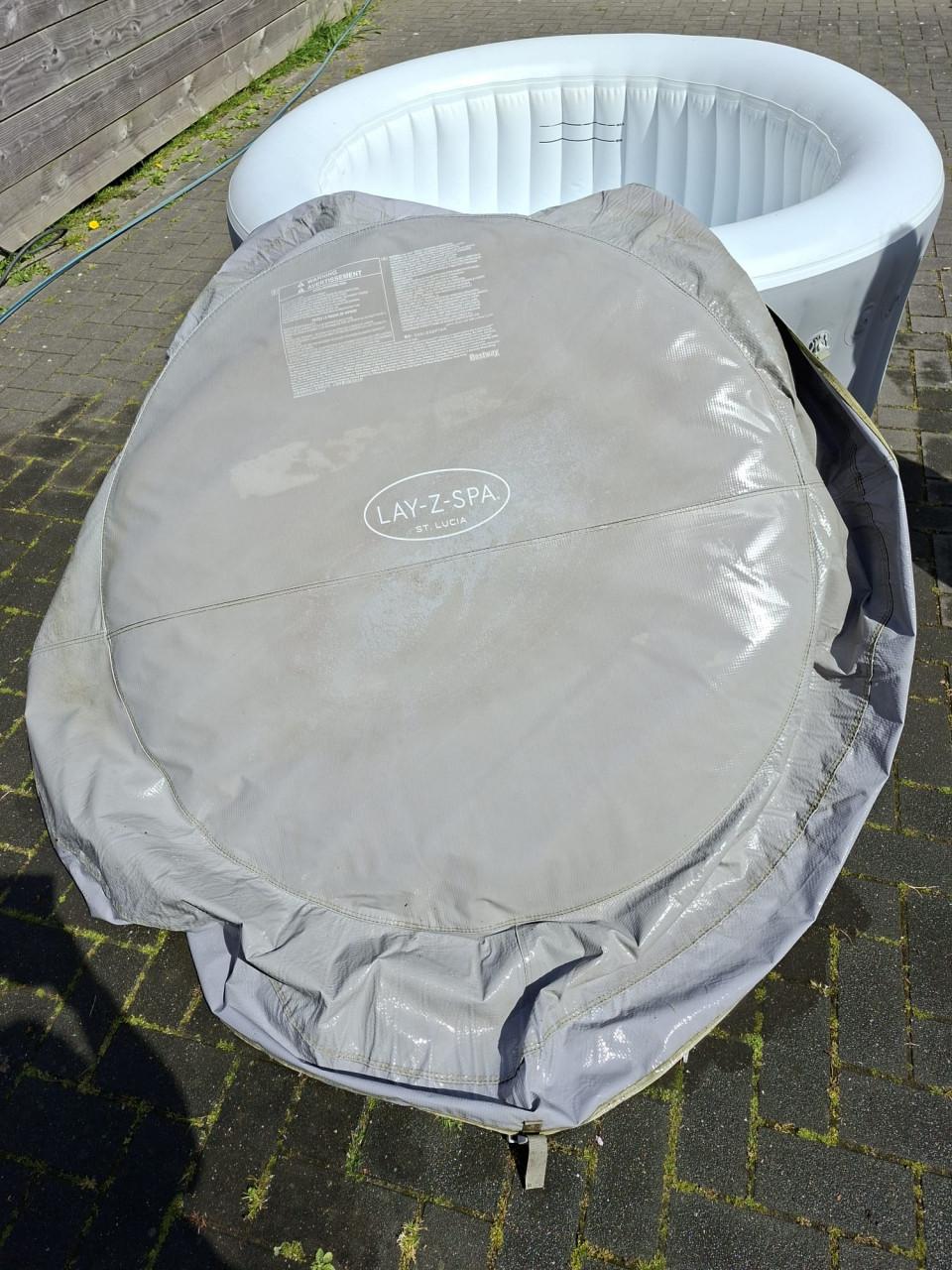 Jacuzzi lay-z-spa st Lucia (2-3pers)