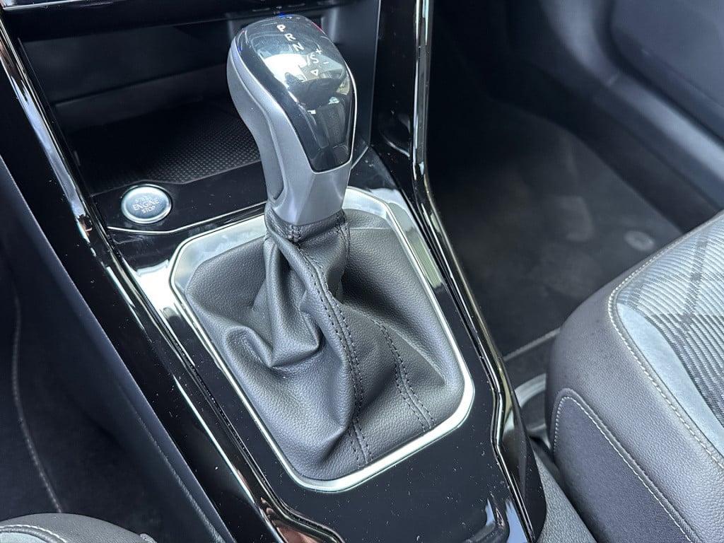 Volkswagen T-roc 1.5 tsi 150pk dsg r-line | camera | keyless | carplay | le