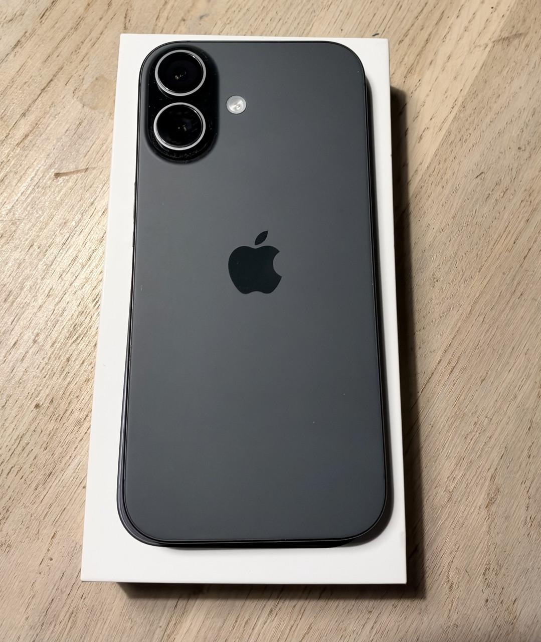IPhone 17 – Black – 128GB