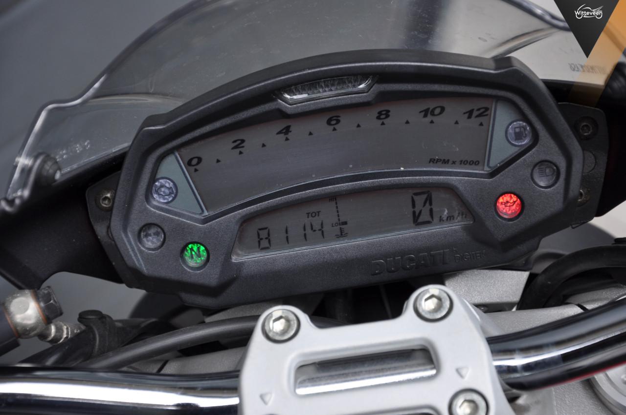 Ducati Monster 696 8100 kms!