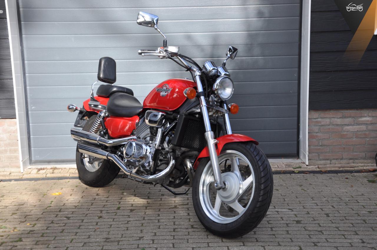 Honda Magna 750