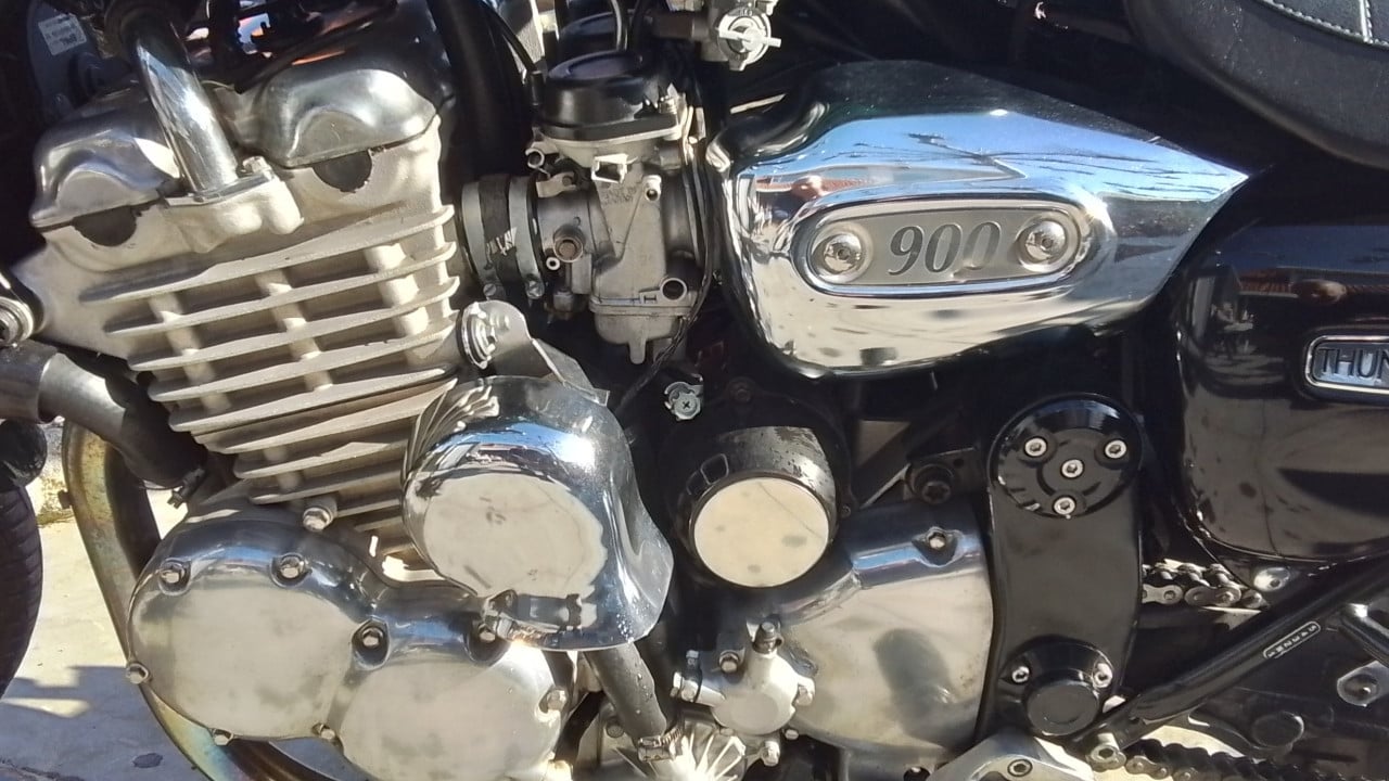 Triumph Thunderbird 900