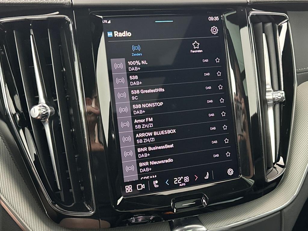 Volvo XC60 t6 398pk recharge ultra black edition| pano| 360camera| trekhaak