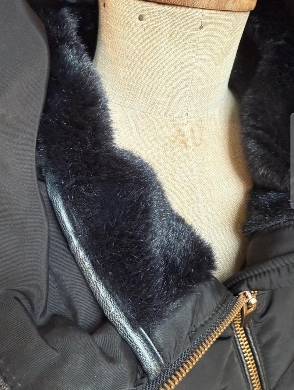 Zwarte winterjas maat 40 merk Zara