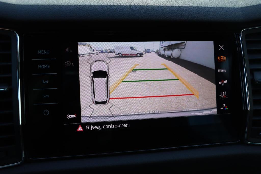 Skoda Kodiaq 1.5 tsi sportline business 150pk dsg7 7p. | pano | trekhaak | 