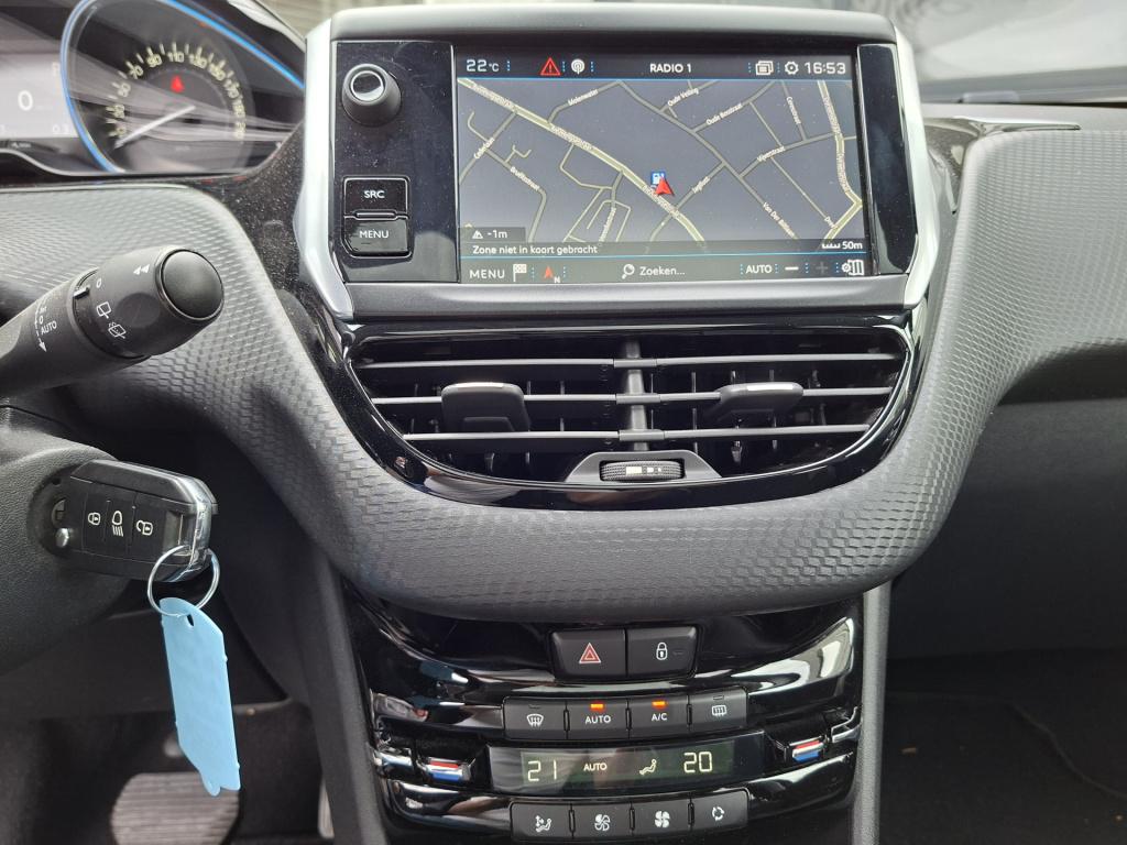 Peugeot 2008 automaat 1.2-110pk allure / trekhaak