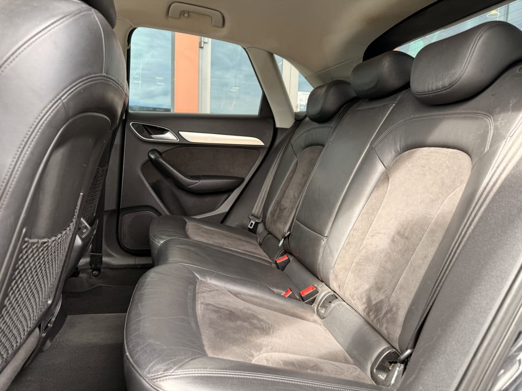 Audi Q3 2.0 tfsi quattro | afn trekhaal | stoelverwarming | half leder | pa