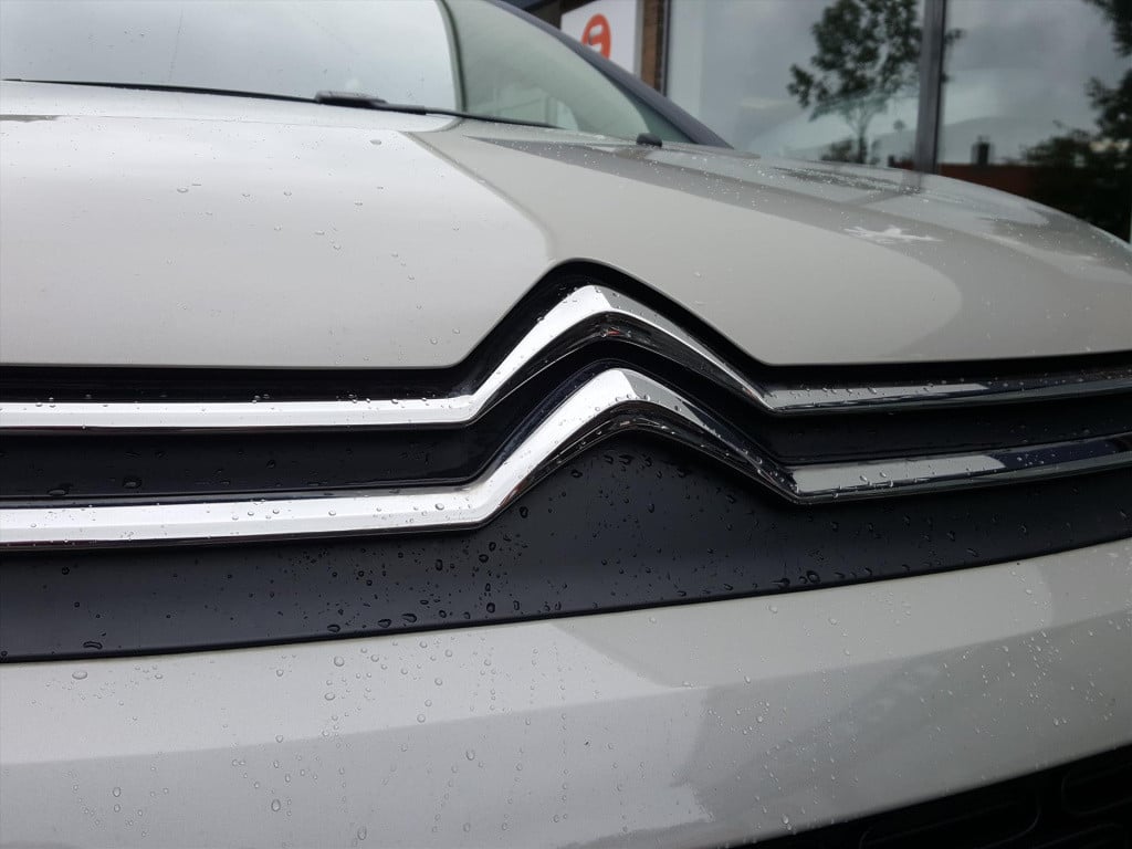 Citroen C3 shine 1.2 pt-110pk automaat navigatie via apple carplay & androi