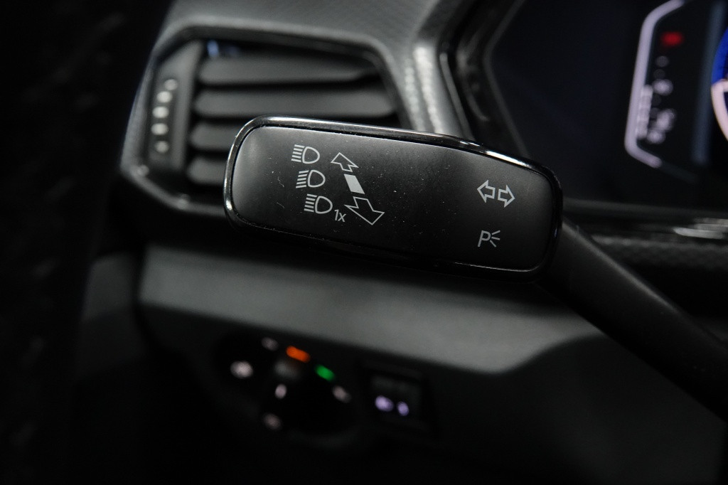 Volkswagen T-cross 1.0 tsi | led | pdc | carplay | acc |