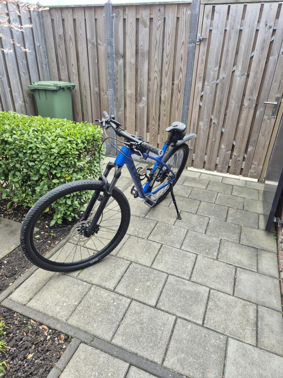 Trek X Caliber 8 incl. accessoires en onderhoudsmiddelen