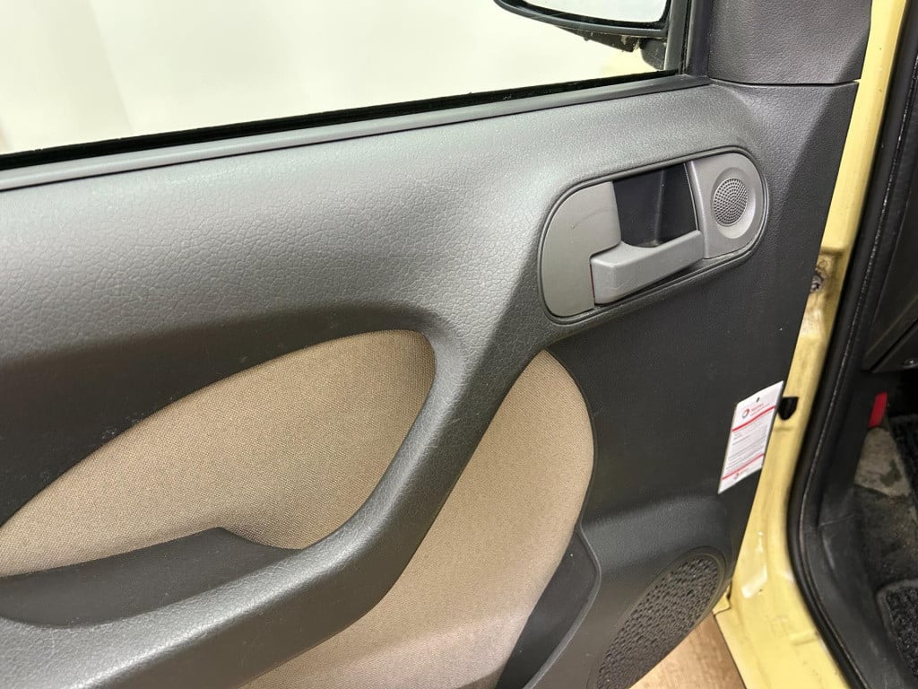 Fiat Panda occasion 1.2 emotion | geel | airco | 5 deurs |