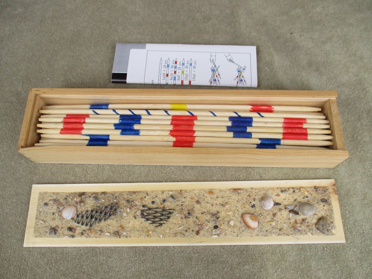 Allerhande Zeeuwse relatiegeschenken met thema strand en zee