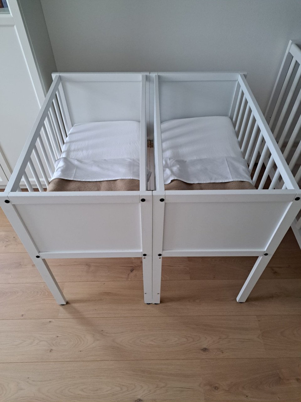 2 wiegjes aangeboden