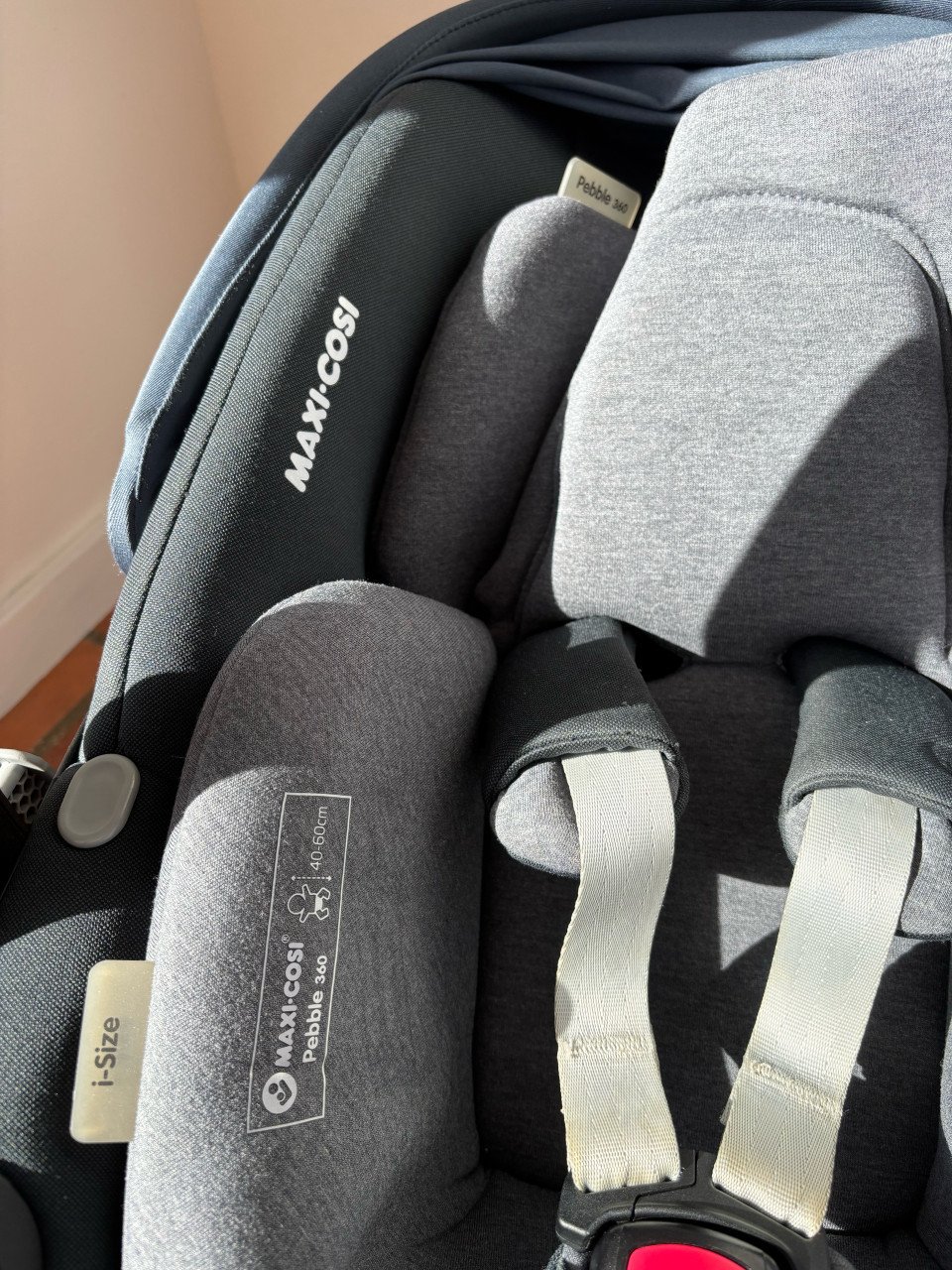 MaxiCosi Pebble 360 + FamilyFix Base 360 Isofix