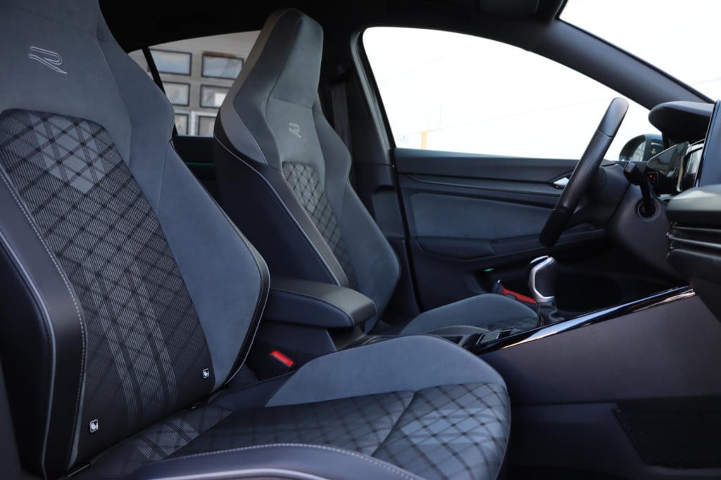 Volkswagen Golf 1.5 tsi r-line 130pk