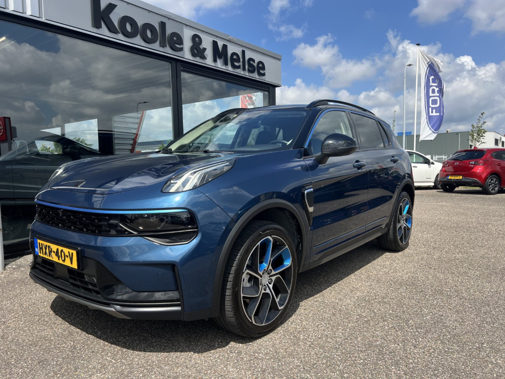 Lynk & Co 01 1.5 261pk plug in hybrid , panodak , 360gr camera , adaptive c