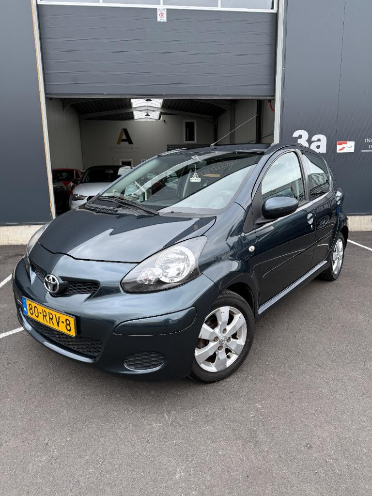 Toyota Aygo 1.0-12v aspiration green navigator