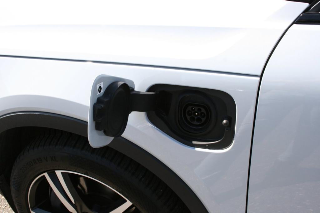 Volvo XC40 1.5 t5 recharge r-design / pano / 360camera / h&k