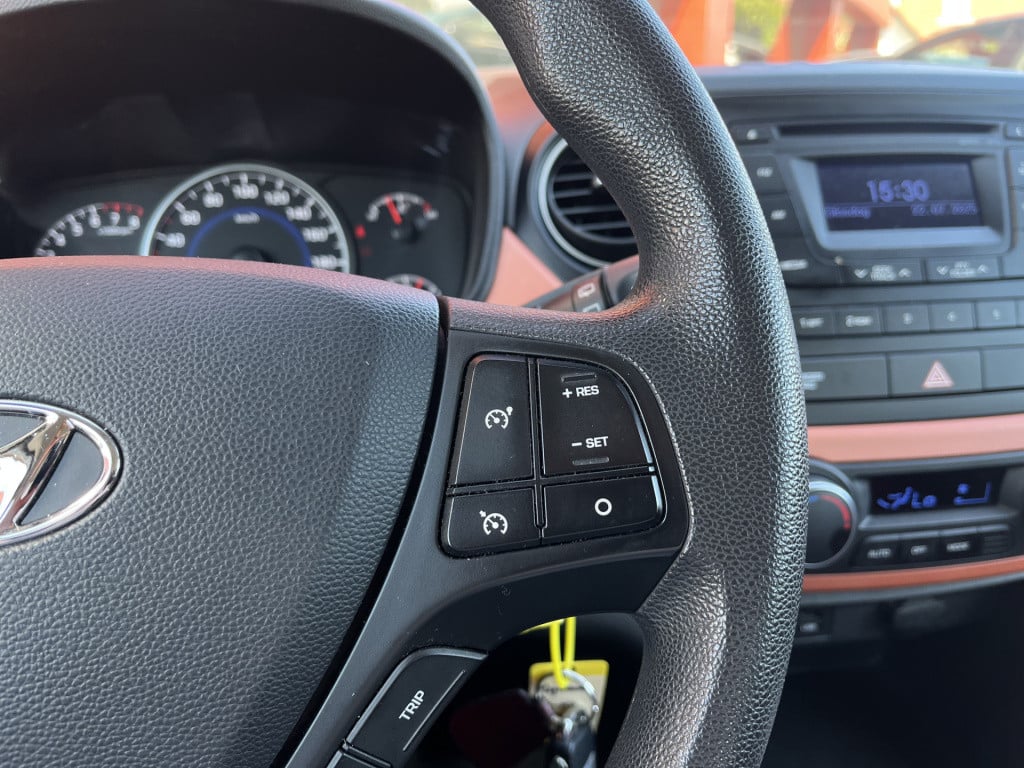 Hyundai I 10 1.0i i-motion comfort | climate | radio | cruise