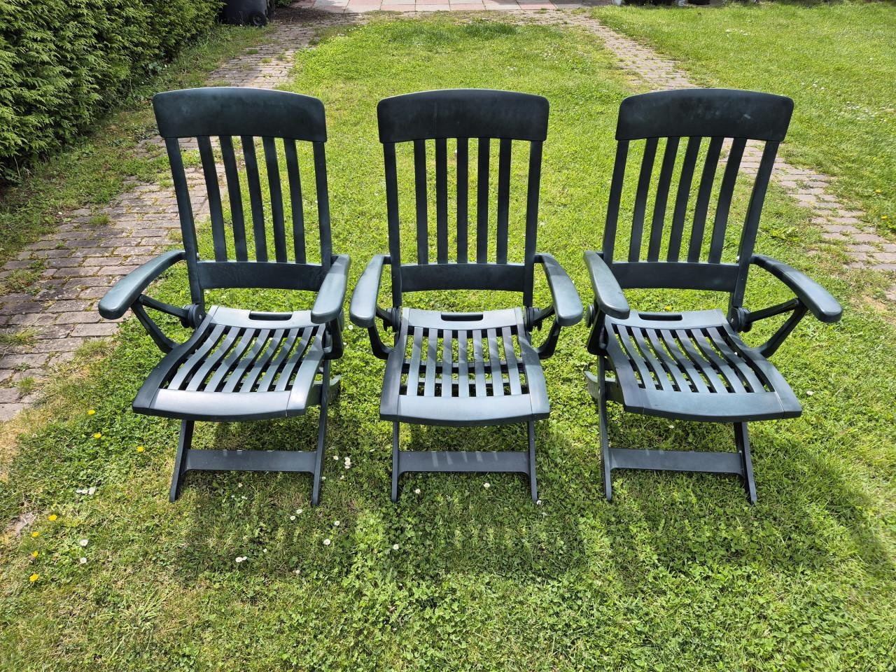 Set 3 Tuinstoelen, kussens en 1 tafel