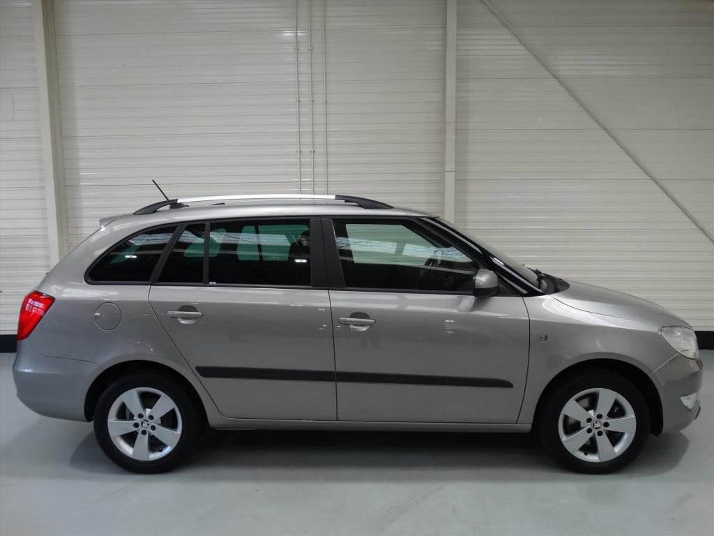 Skoda Fabia 1.2 tsi 105pk dsg-7 drive