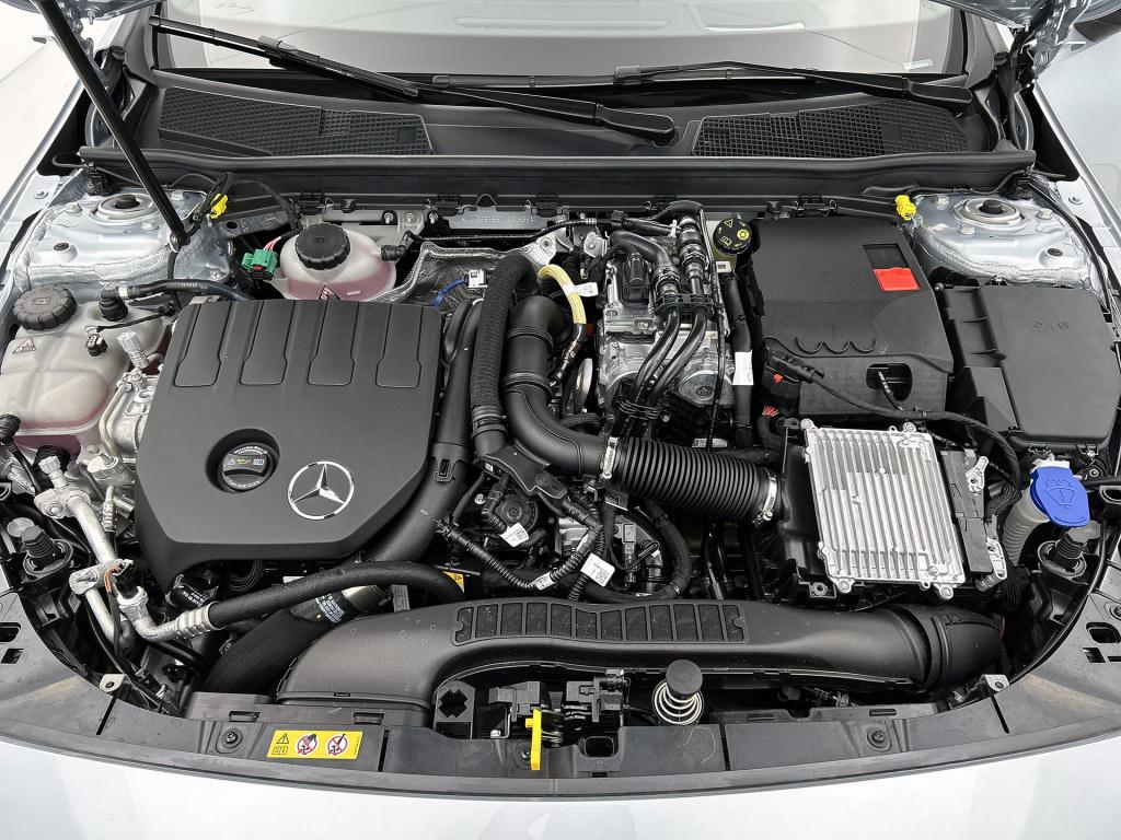 Mercedes-Benz A-Klasse 250 e business solution amg | nightpakket | amg line