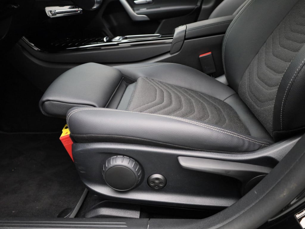 Mercedes-Benz A-Klasse 250 e luxury line | automaat | lmv | half leder | vi