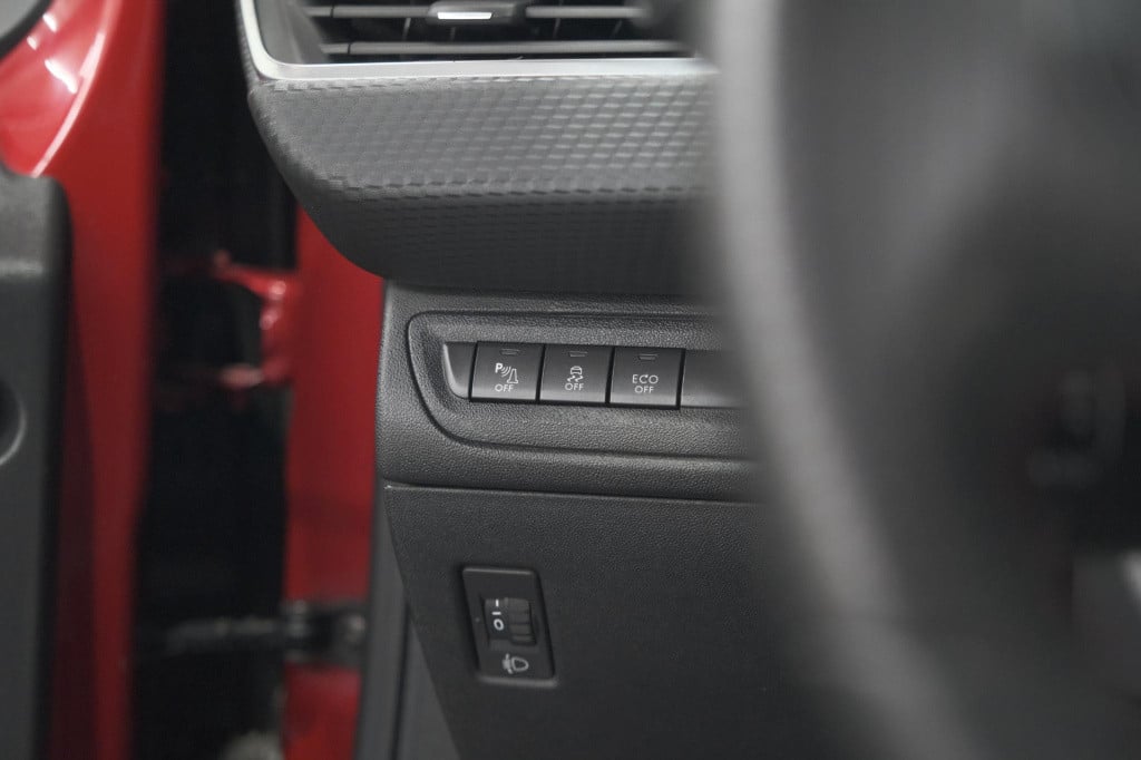 Peugeot 208 puretech 110 gt-line | apple carplay | parkeersensoren | climat